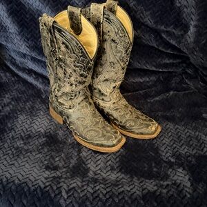 Stylish Black Embroidered Western Boots